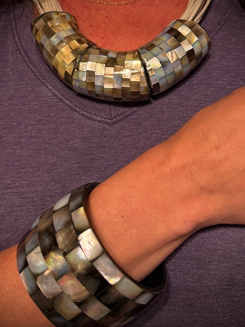 New Chicos Black Mother of Pearl Necklace and Bracelet Set